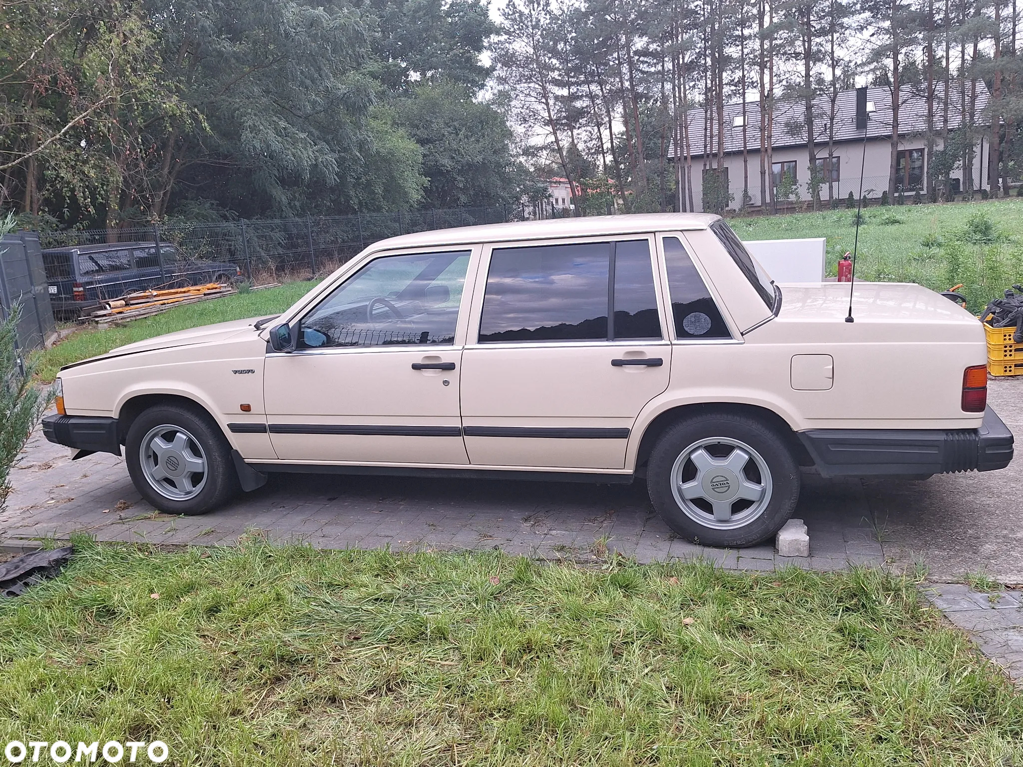 Volvo Seria 700 - 3