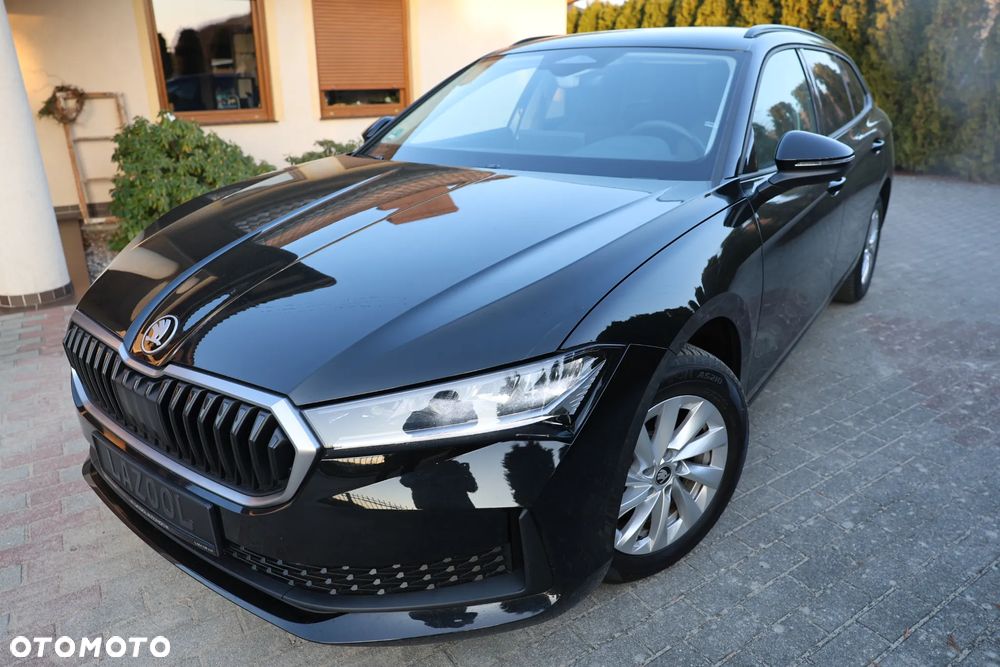 Skoda Superb 2.0 TDI SCR Essence DSG - 2