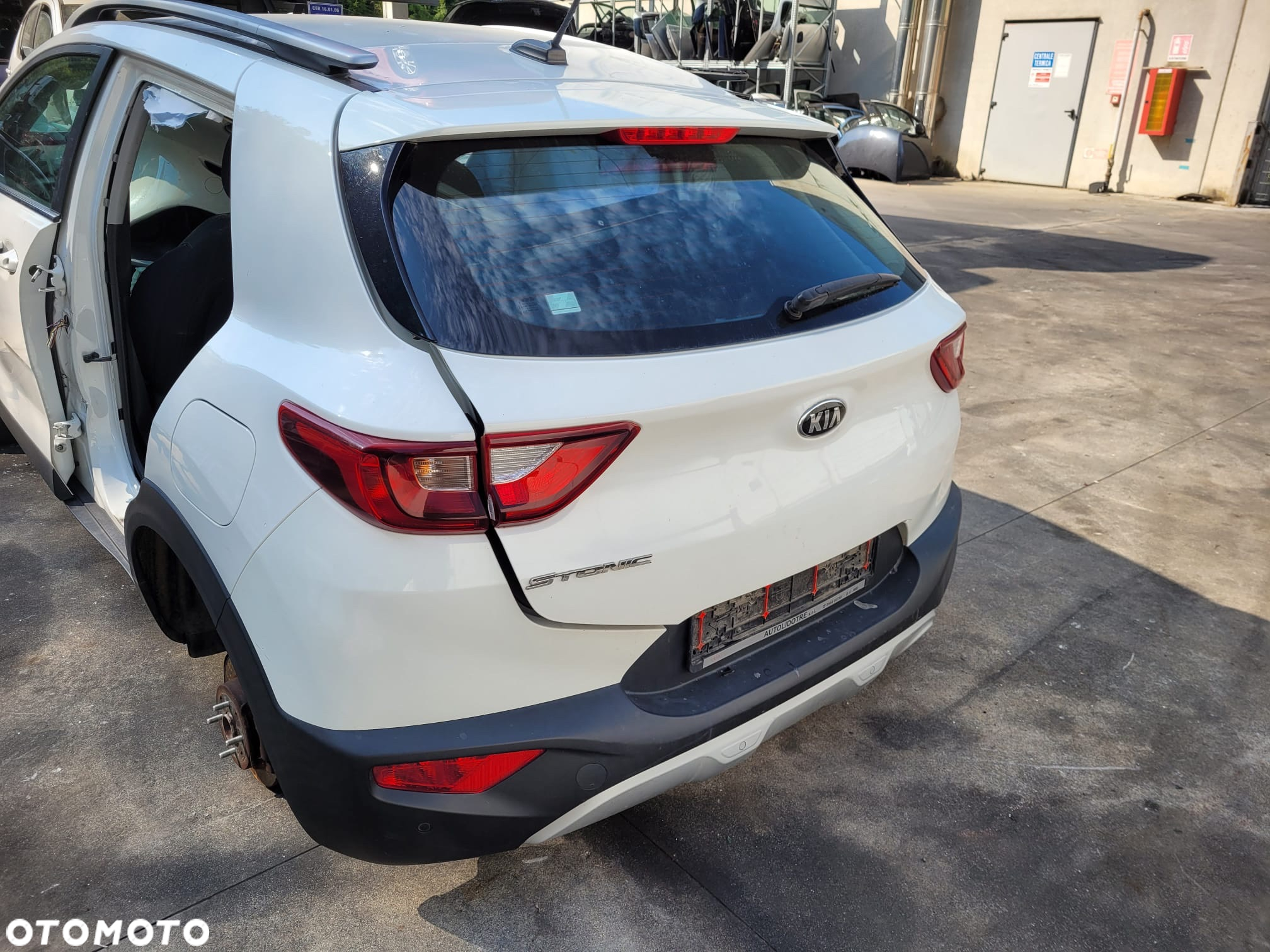KIA STONIC ZDERZAK TYL TYLNY KOMPLETNY PDC - 2