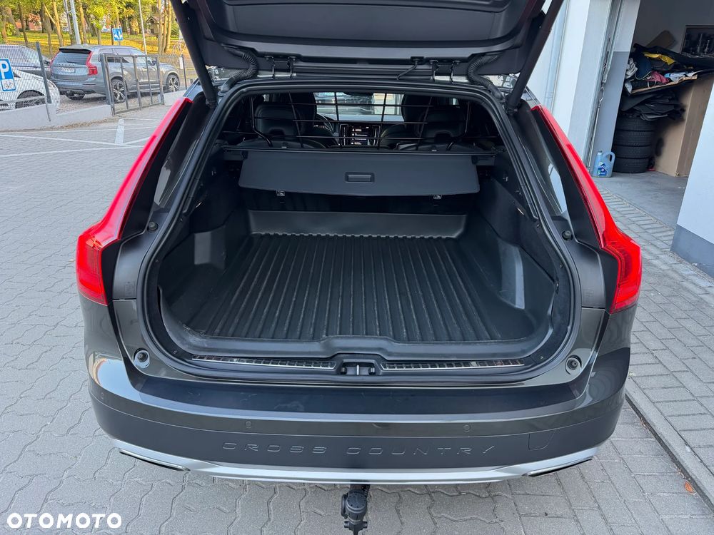 Volvo V90 Cross Country D5 AWD Geartronic - 24