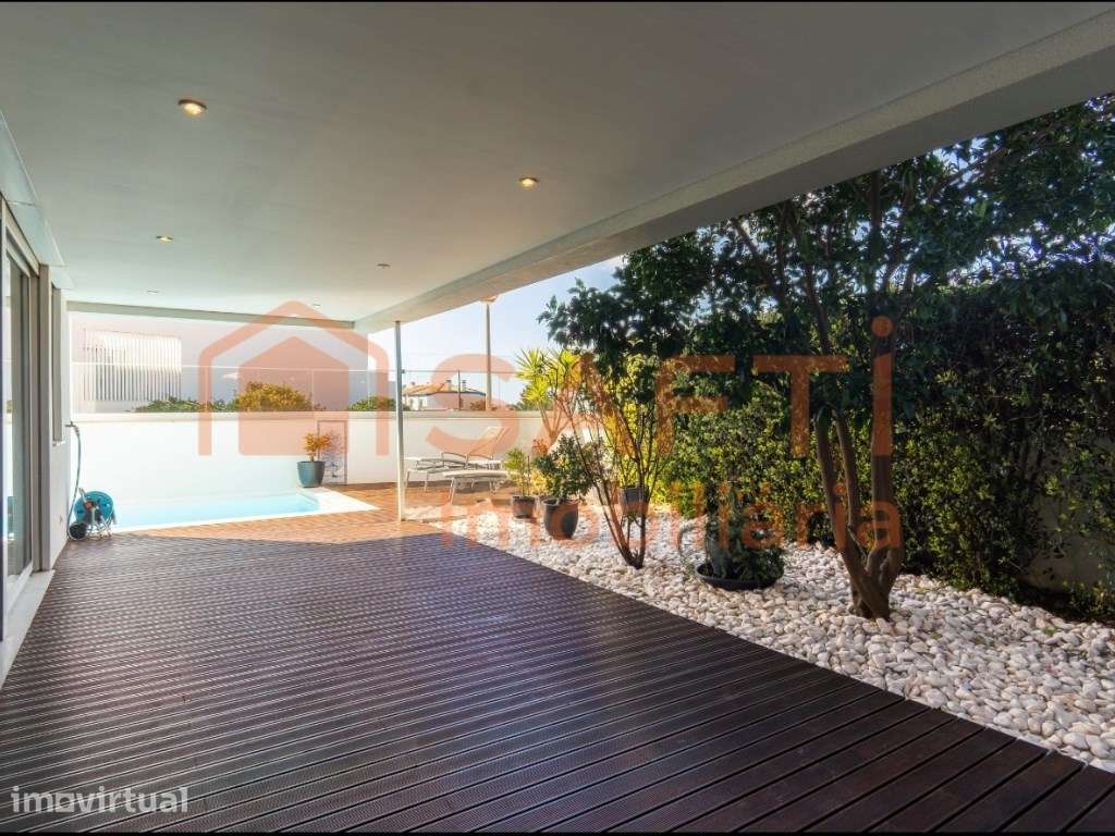 Moradia Isolada de Luxo em Ferragudo - Conforto, Modernidade e Sust... - Grande imagem: 2/23