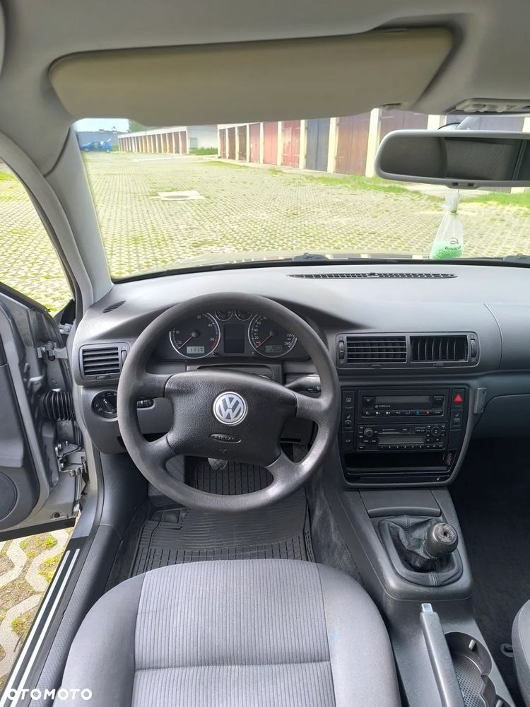Volkswagen Passat - 13