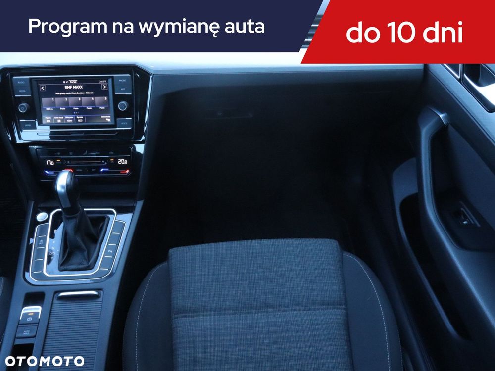 Volkswagen Passat - 10