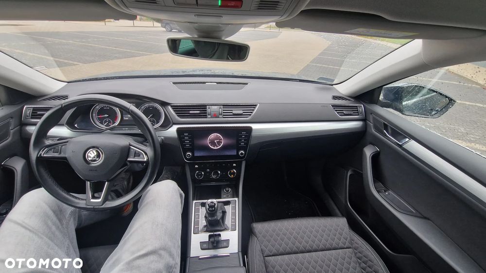 Skoda Superb 2.0 TDI SCR 4x4 Ambition DSG - 2