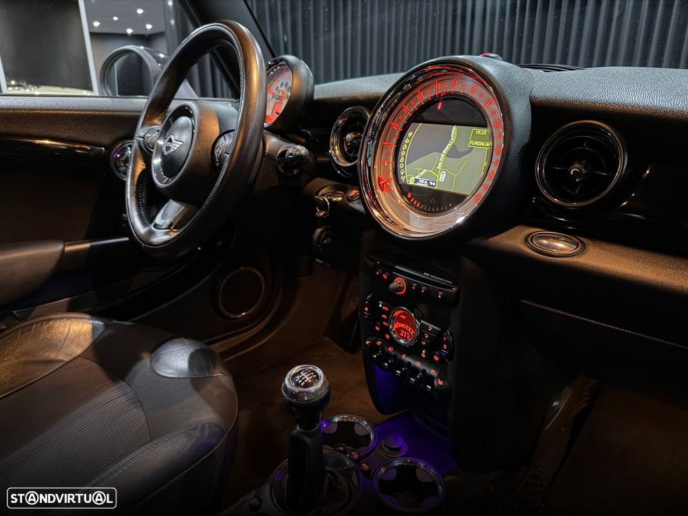 MINI 3 Portas Cooper D - 31