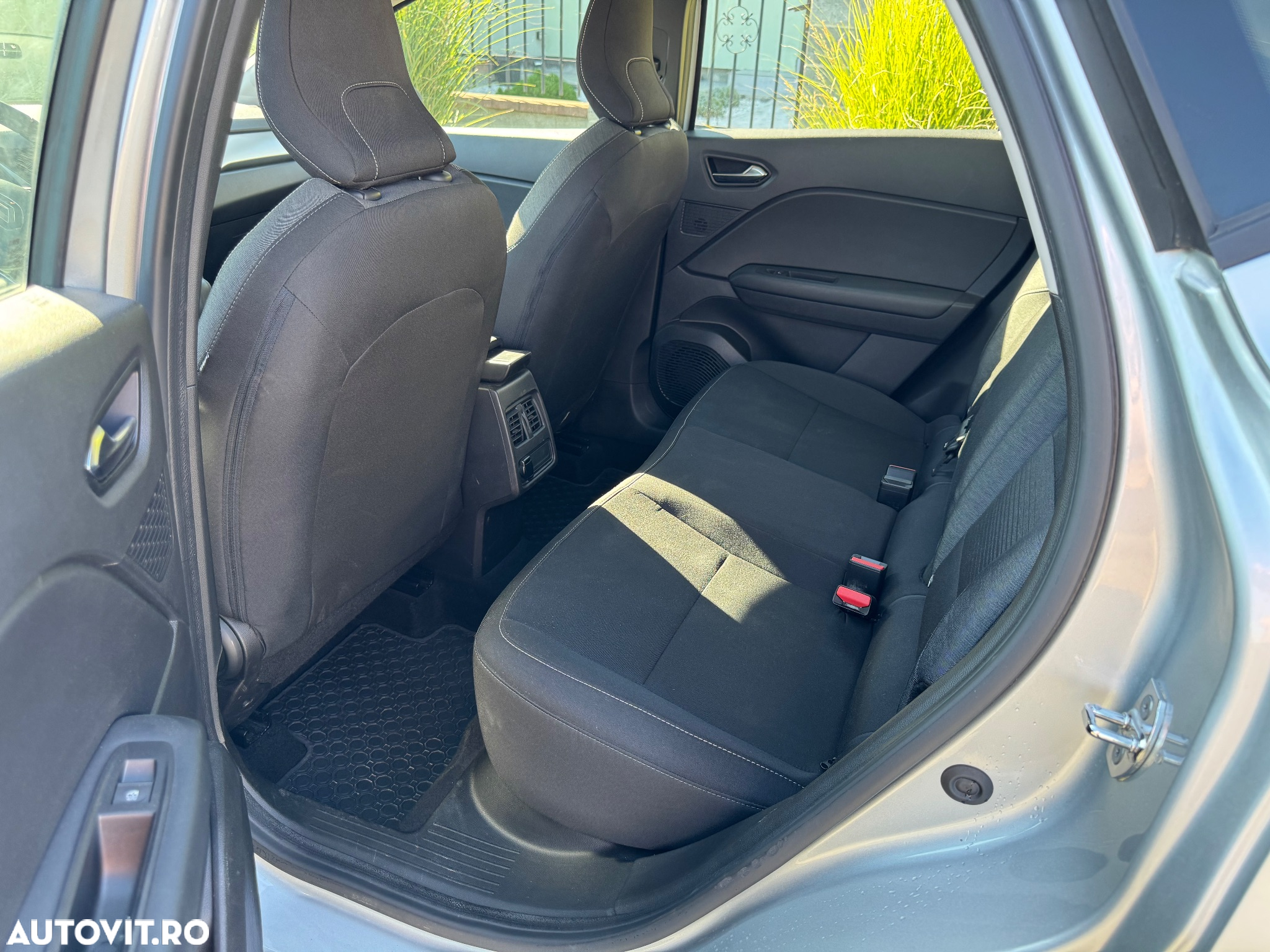 Renault Captur TCe Mild Hybrid 140 EDC GPF EVOLUTION - 10