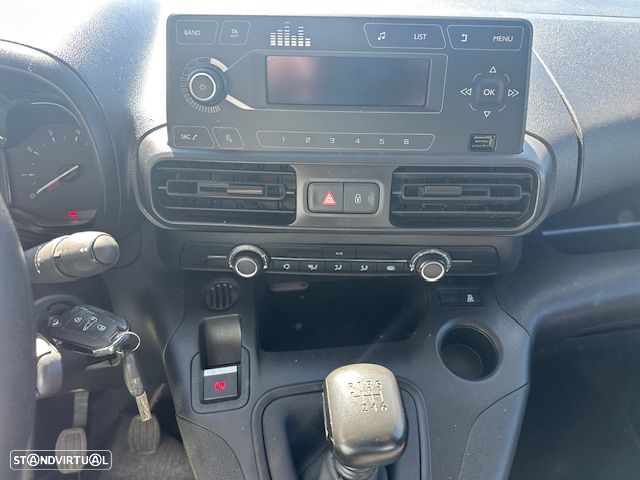 Citroën BERLINGO 3 LUGARES CX.6 VELOCIDADES - 11