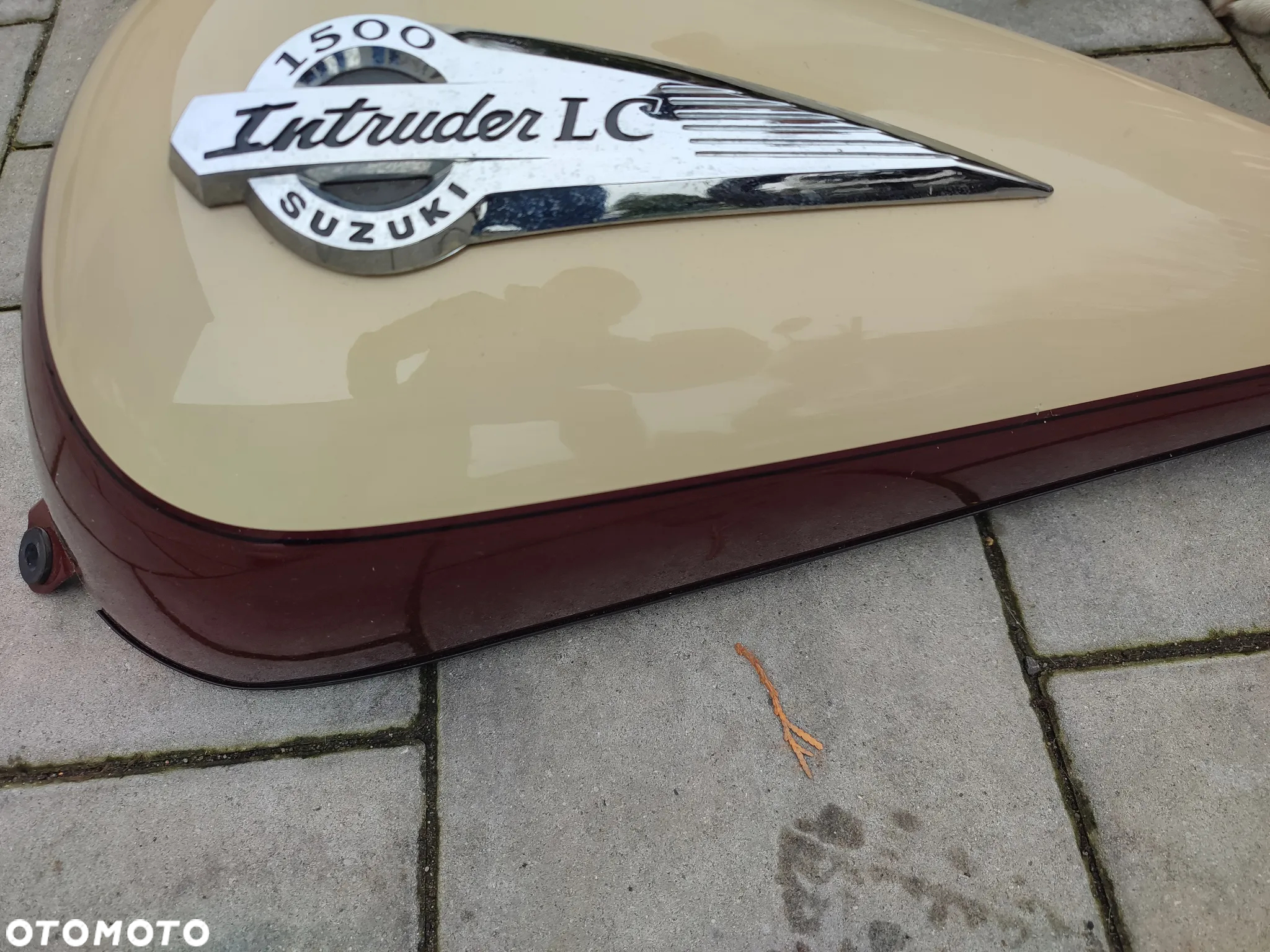 Nakładka na bak, osłona zbiornika paliwa, znaczek Suzuki Intruder 1500 LC - 4