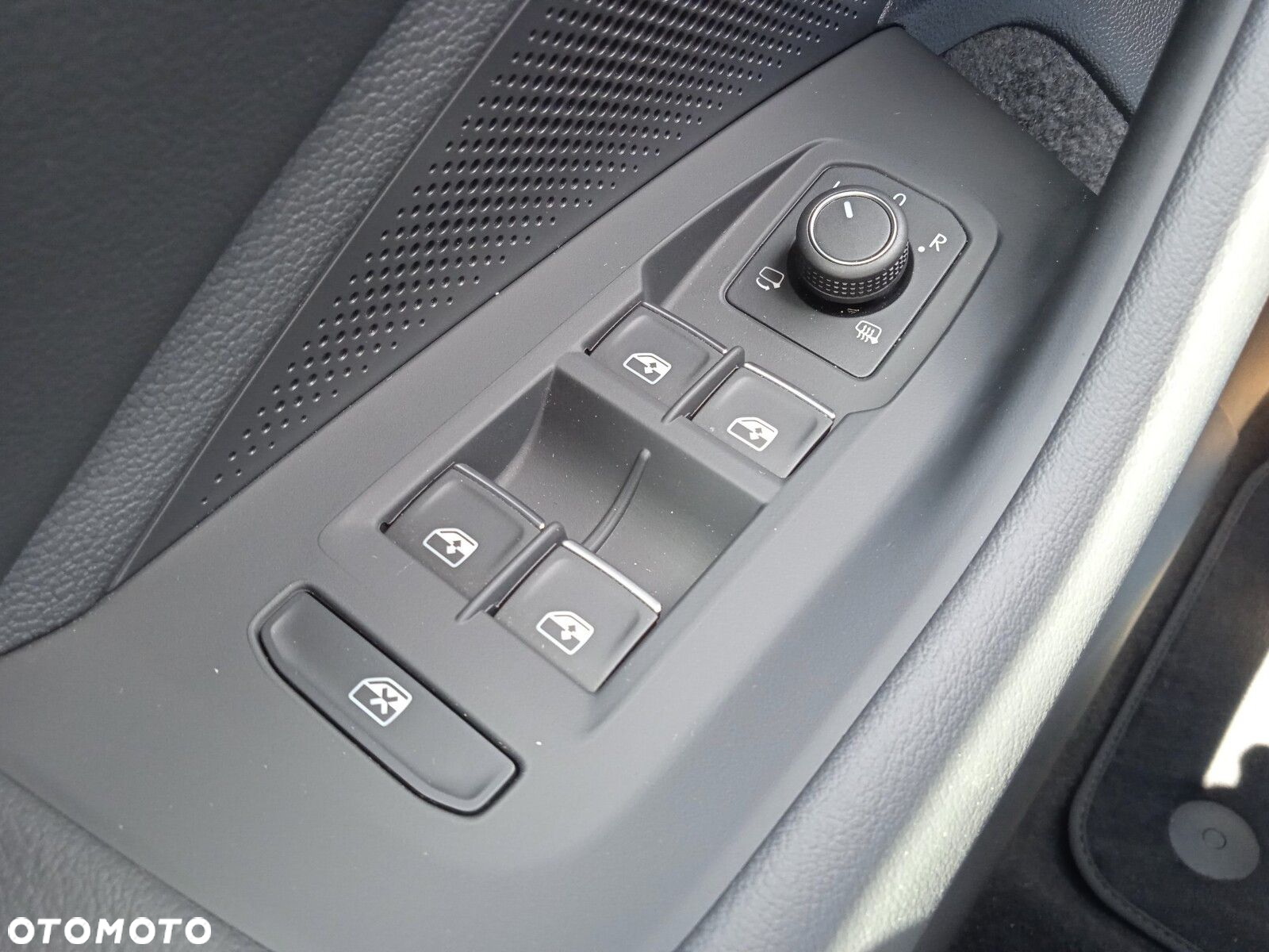 Volkswagen Passat 1.5 TSI EVO Elegance DSG - 20