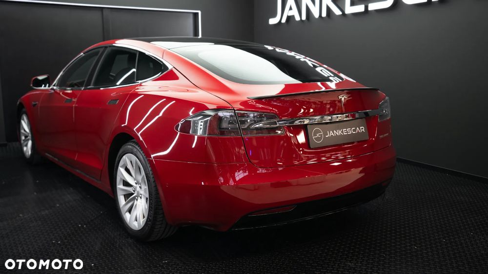Tesla Model S Performance - 19