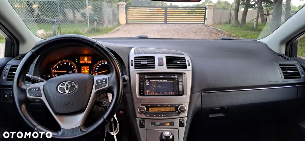 Toyota Avensis 1.8 Comfort - 11