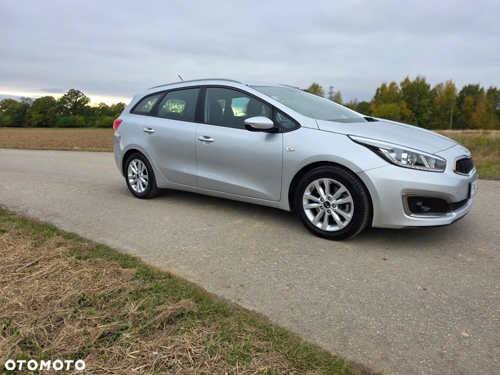Kia Ceed - 4