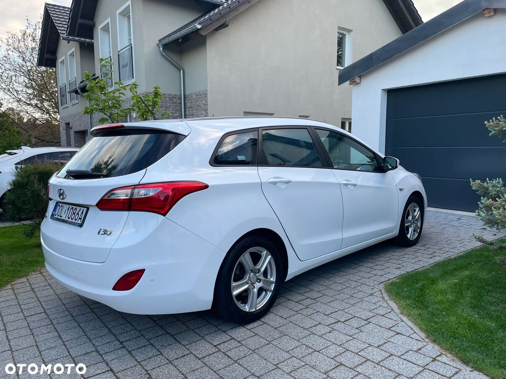 Hyundai i30 1.4 CRDi Classic + - 6
