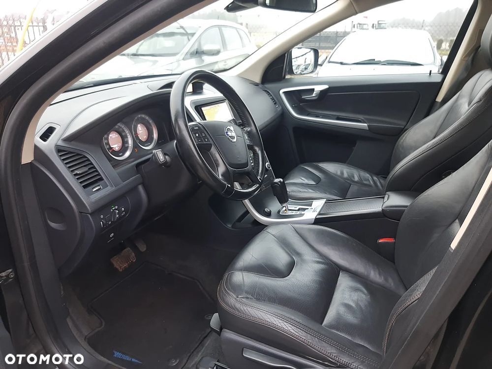 Volvo XC 60 D5 AWD Momentum - 17