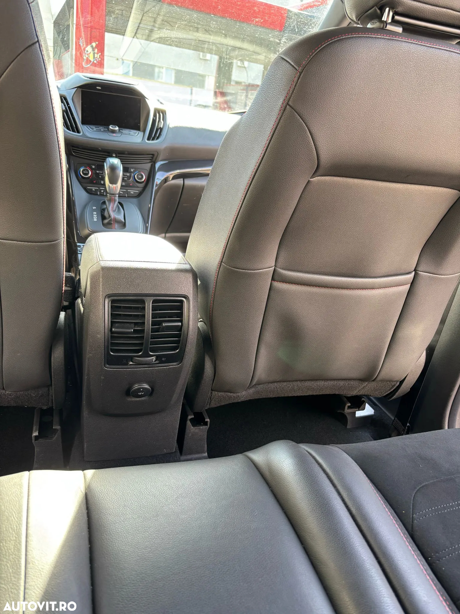 Ford Kuga 2.0 TDCi 4WD Powershift ST-Line - 22