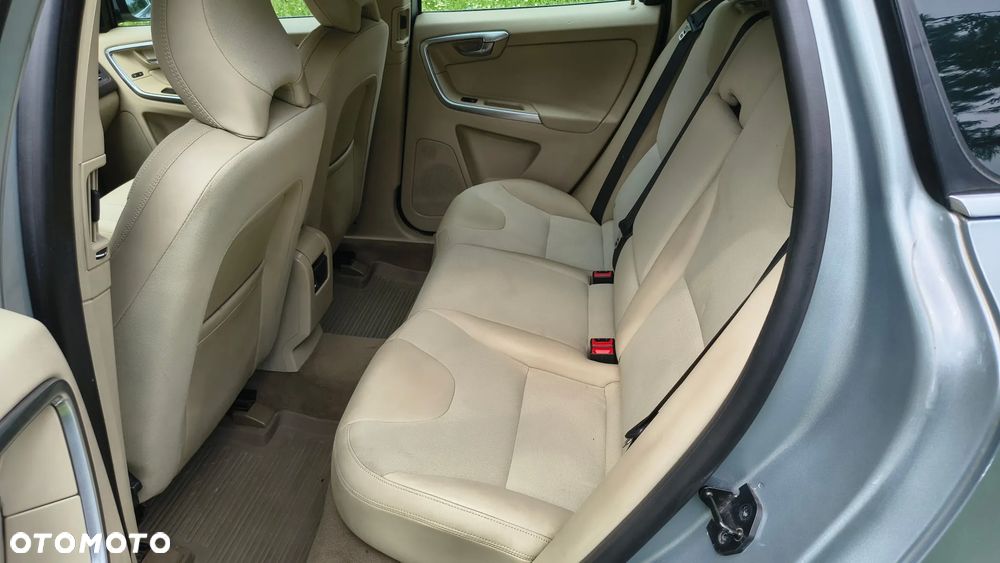 Volvo XC 60 D3 AWD Momentum - 11