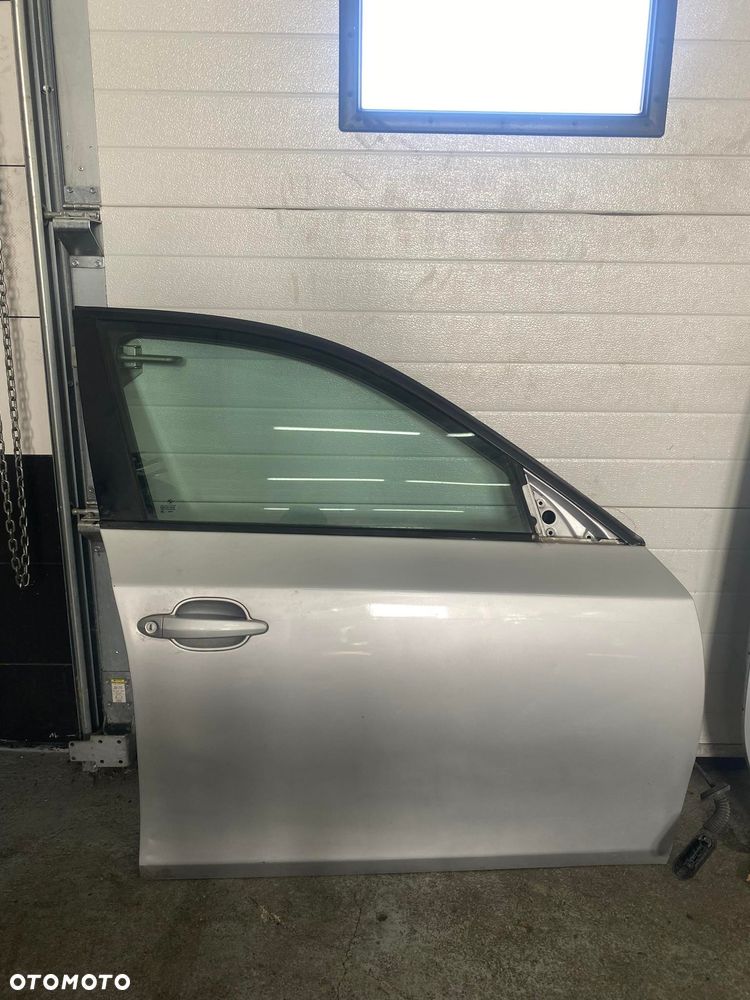 BMW E60 DRZWI PRAWY PRZÓD PRZEDNIE - 1
