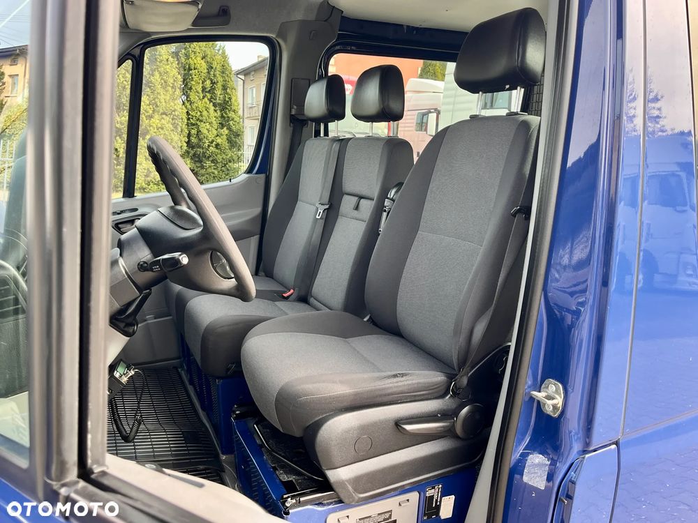 Volkswagen CRAFTER 7 OSÓB / SALON POLSKA / BEZWYPADKOWY / PIERWSZY WŁAŚCICIEL / 2.0 140KM ! ! - 12