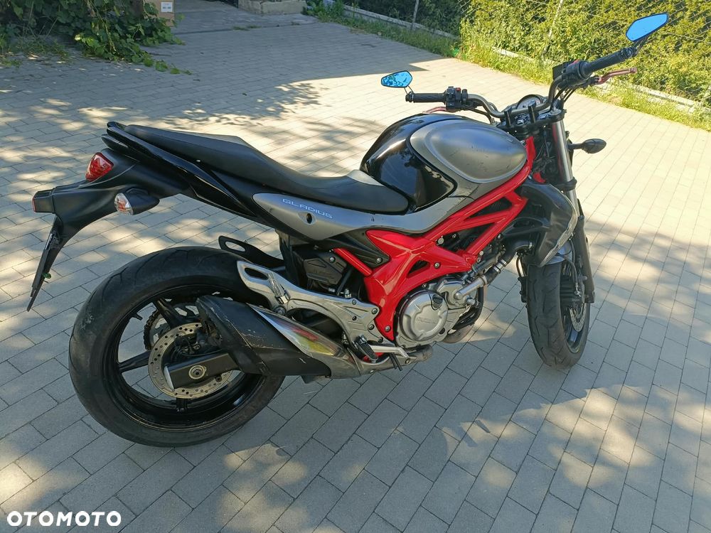 Suzuki Gladius - 14