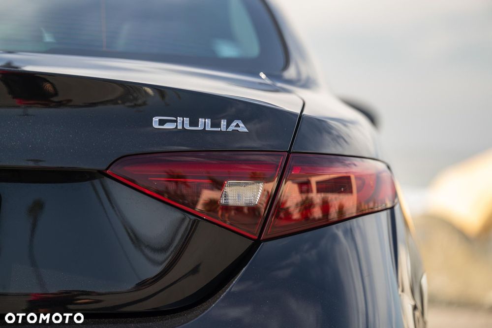 Alfa Romeo Giulia 2.0 Turbo 16V AT8 Veloce Ti - 12