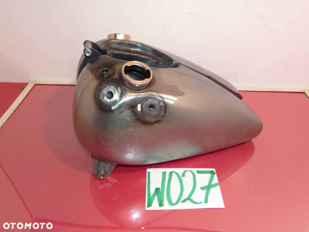 HARLEY UL ULH ZBIORNIK PALIWA  BAK, WIERNA KOPIA REPLIKA  Zbiorniki paliwa mają pojemność 3-1/2 galona W027