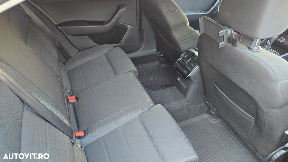 Skoda Superb 2.0 TDI DSG Ambition - 17