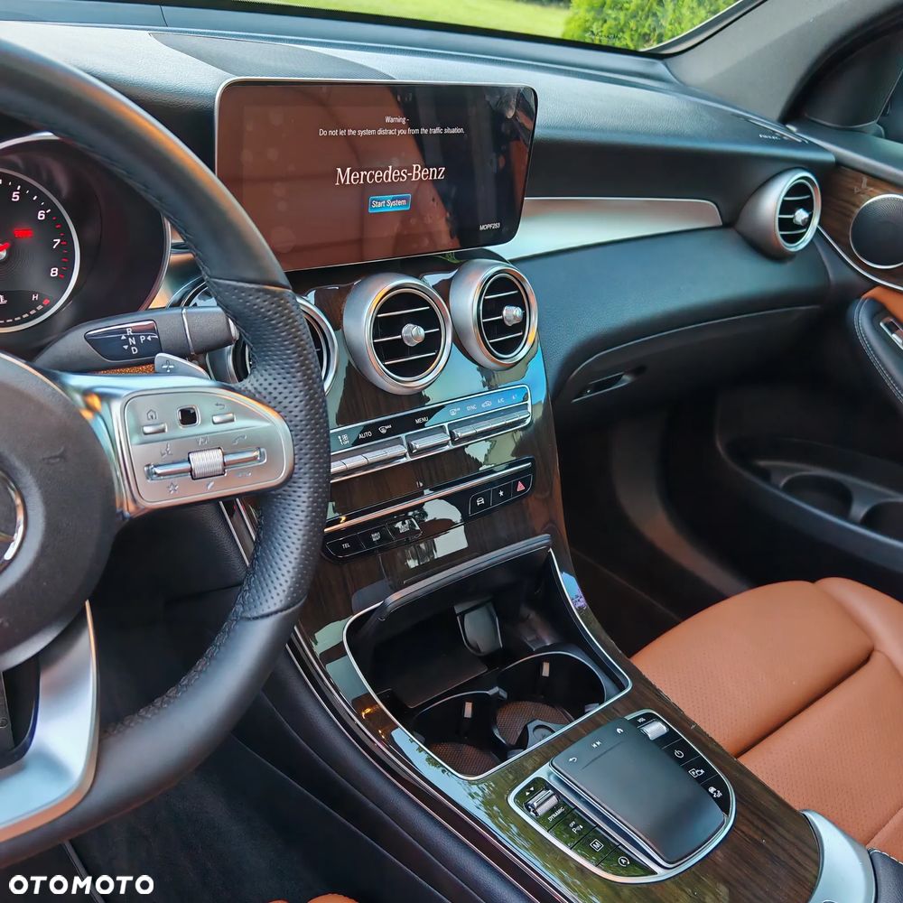 Mercedes-Benz GLC - 12