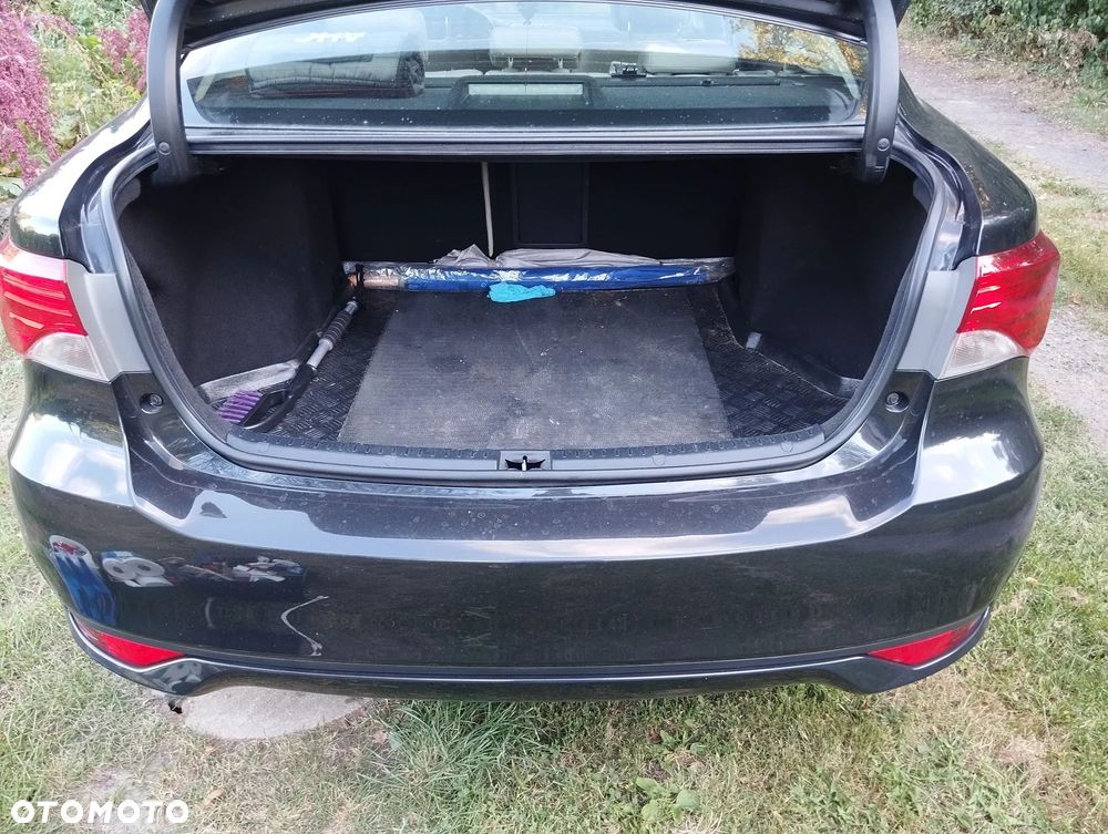 Toyota Avensis 2.0 D-4D Premium - 6