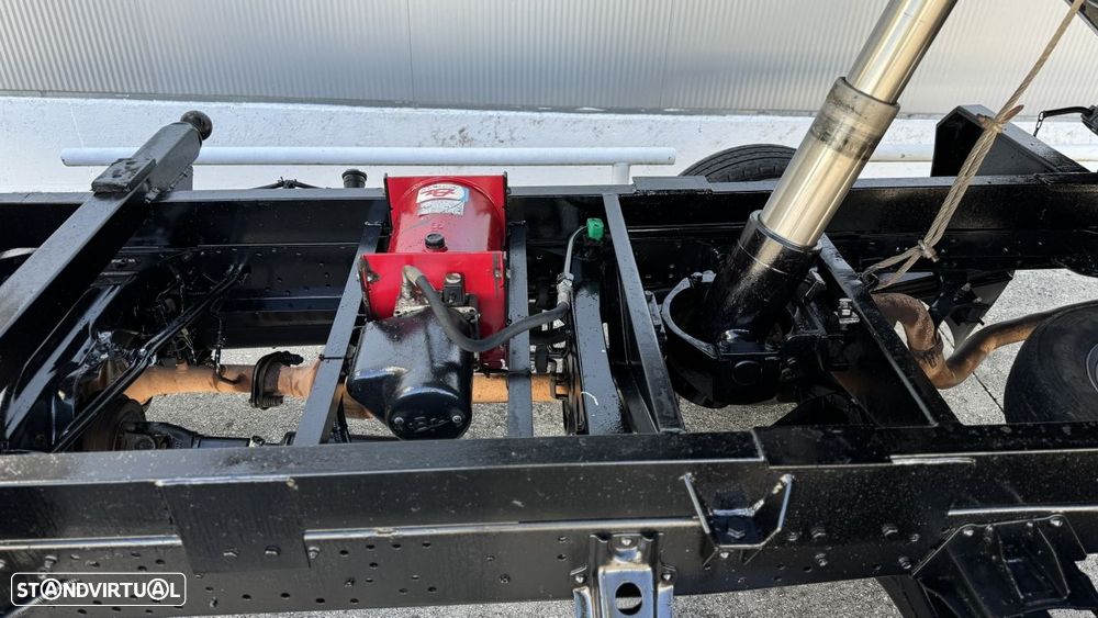 Toyota Dyna 3.0 D-4D Tri-Basculante - 39