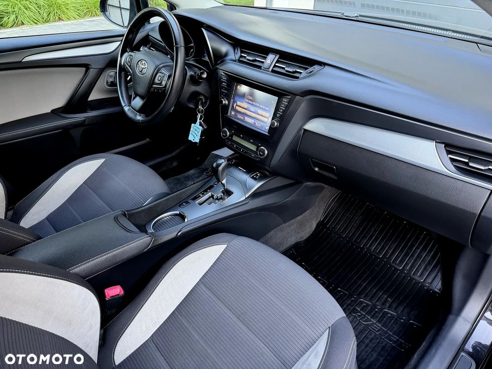 Toyota Avensis 1.8 Prestige MS - 27