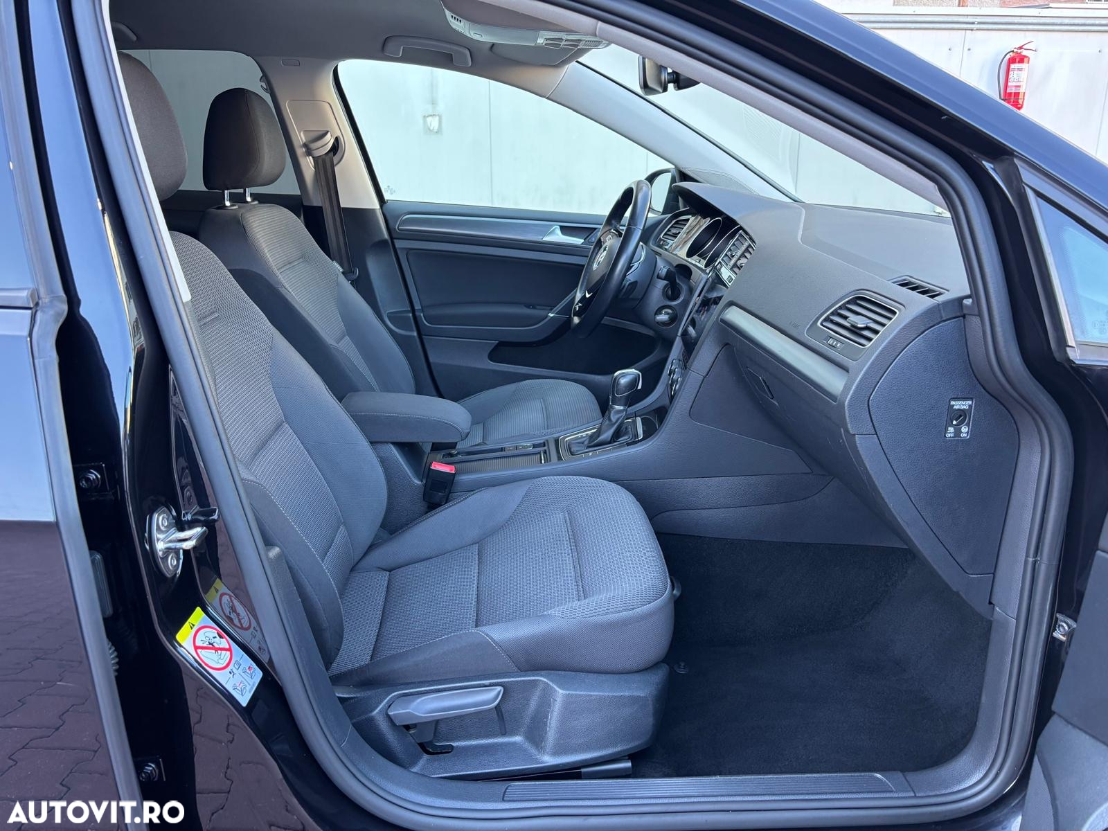Volkswagen Golf 1.0 TSI BlueMotion DSG Comfortline - 9