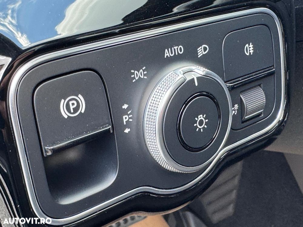 Mercedes-Benz A 250 e 8G-DCT AMG Line - 26