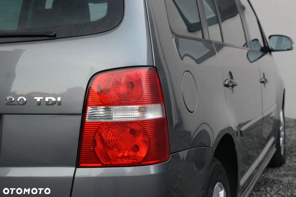 Volkswagen Touran 2.0 TDI Trendline DSG - 15