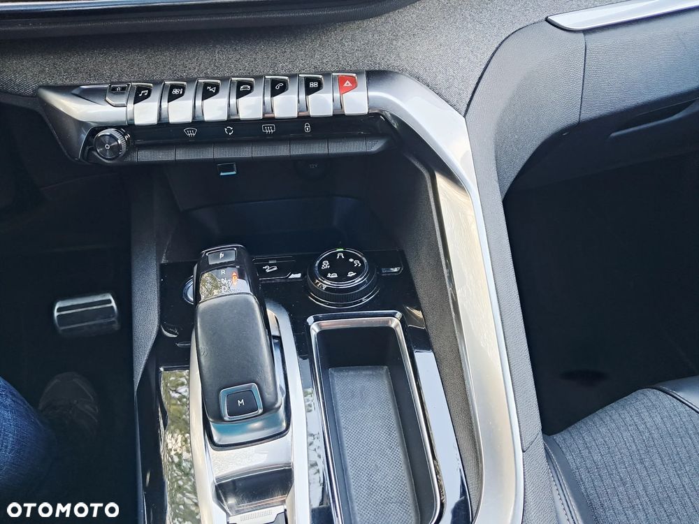 Peugeot 3008 1.6 BlueHDi Allure S&S EAT6 - 36