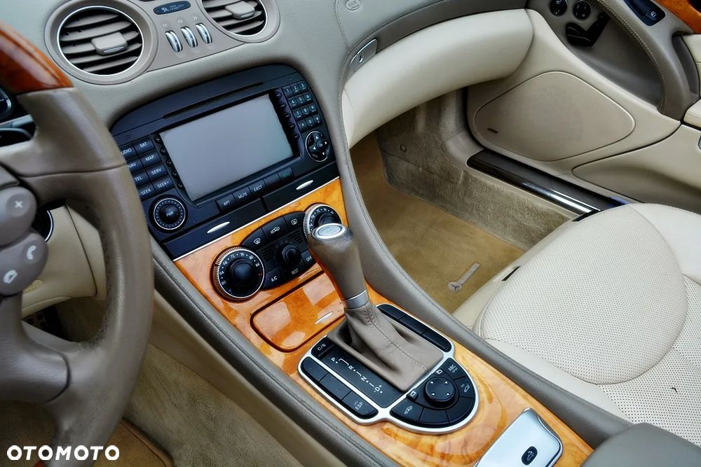 Mercedes-Benz SL - 14