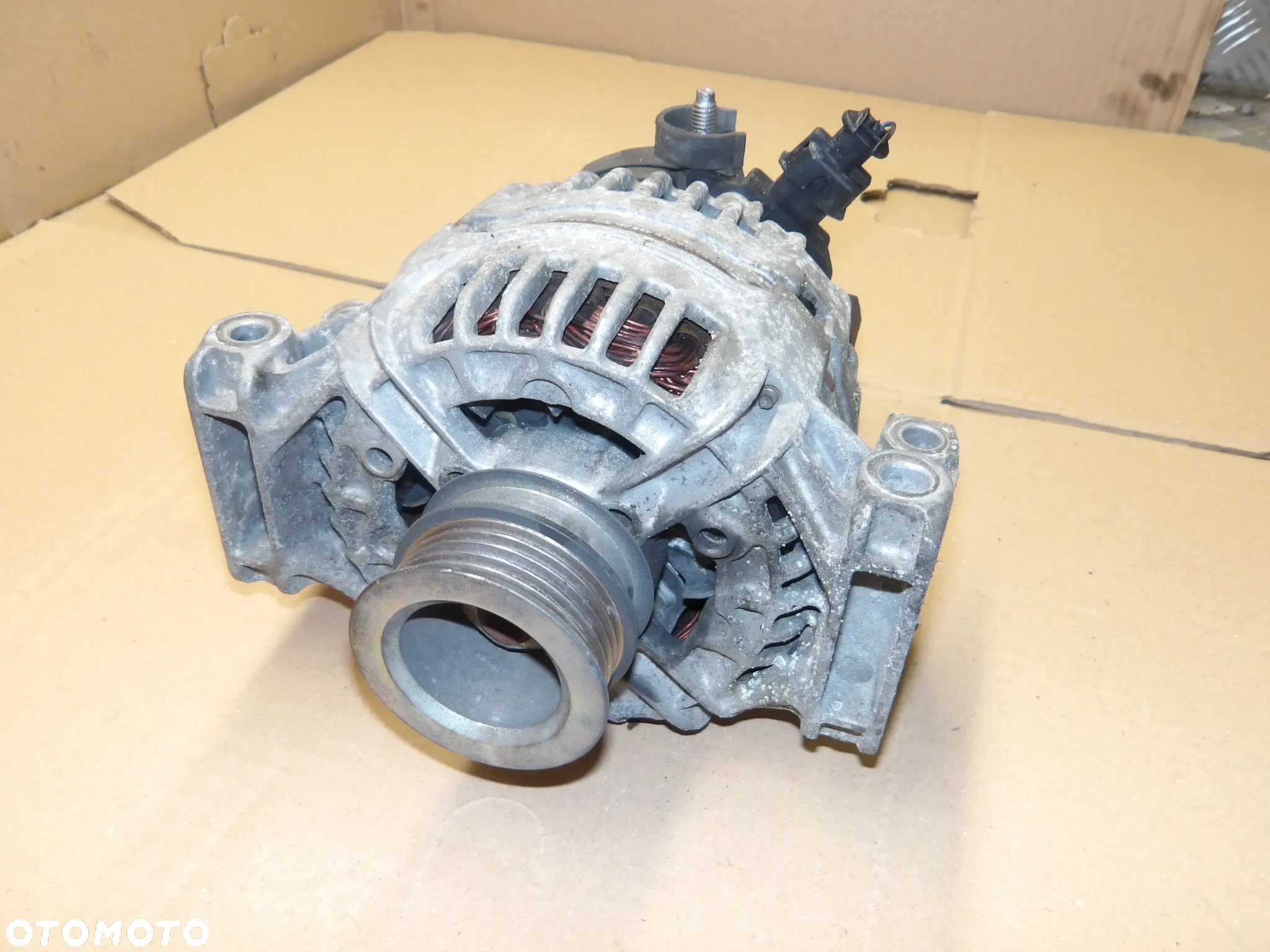 OPEL VECTRA C SEDAN 02-05 2.2 SE ALTERNATOR - 4