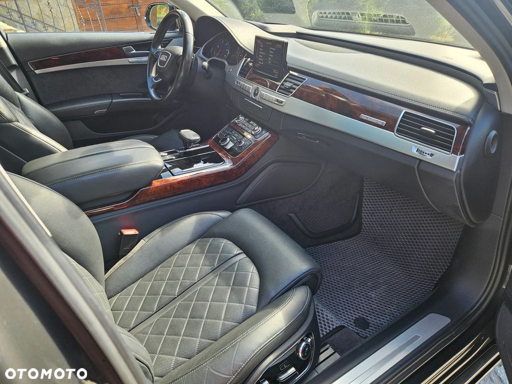 Audi A8 4.2 TDI DPF (clean diesel) quattro tiptronic - 15