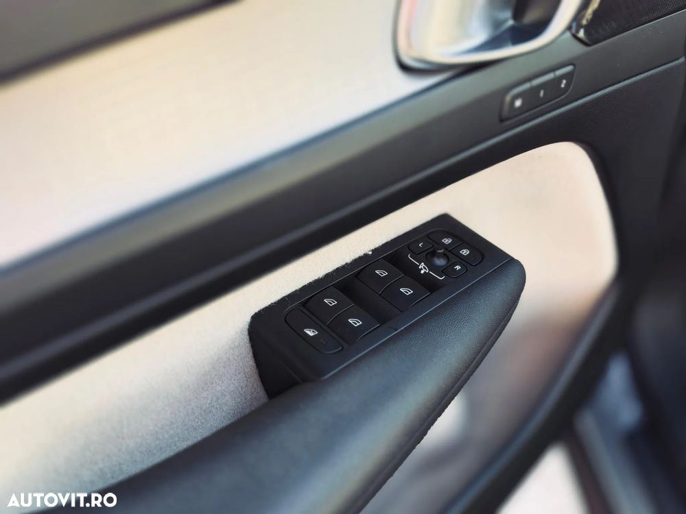 Volvo XC 40 D3 Geartronic Momentum Pro - 31