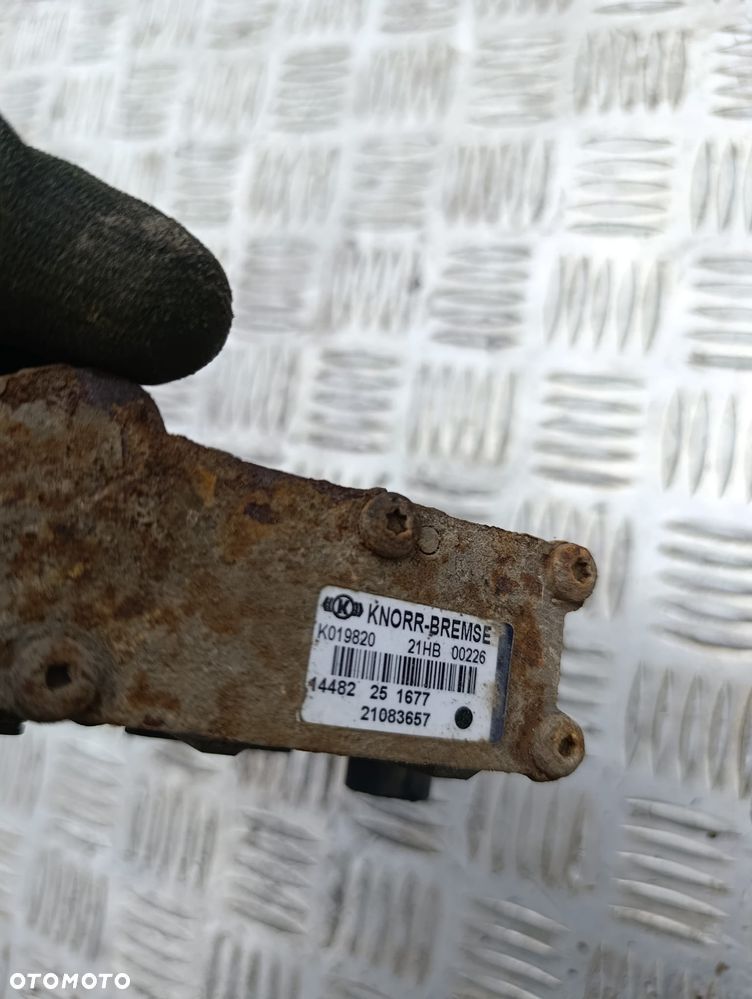 ZAWÓR ECAS VOLVO FL RENAULT GAMA D 21083657 K019820 - 2