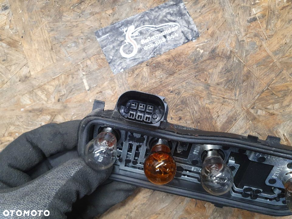 Wklad Lampy Mocowanie Zarowki LEWY Tyl Tylny EU AUDI A4 B6 Avant Kombi - 6