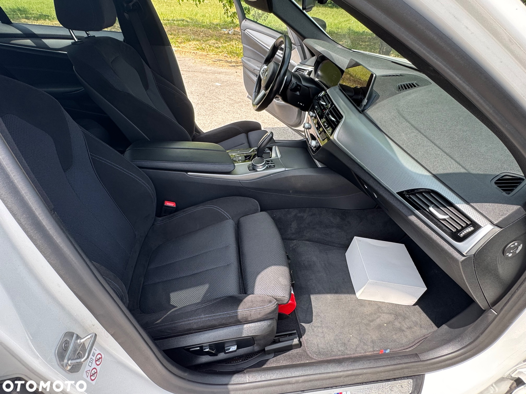 BMW Seria 5 530i GPF xDrive M Sport sport - 12