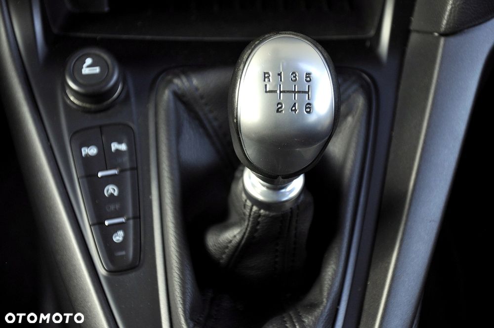 Ford Focus 1.0 EcoBoost Start-Stopp-System ST-LINE STYLE - 27