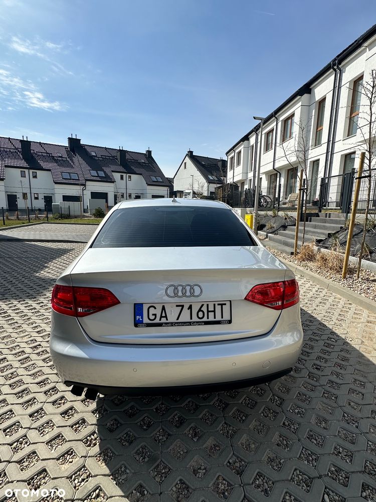 Audi A4 Limousine - 3