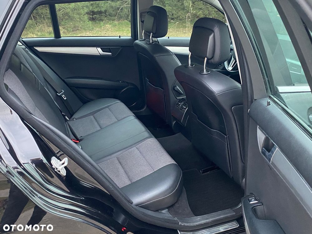 Mercedes-Benz Klasa C 180 (BlueEFFICIENCY) Avantgarde - 26