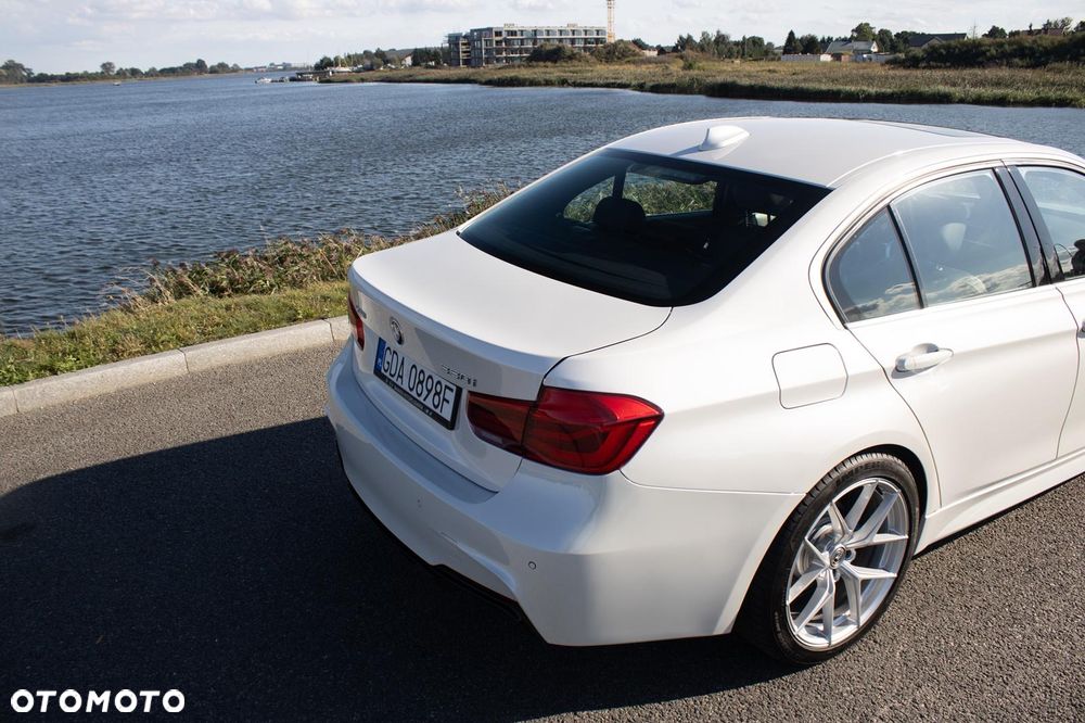 BMW Seria 3 330i GPF xDrive M Sport - 12