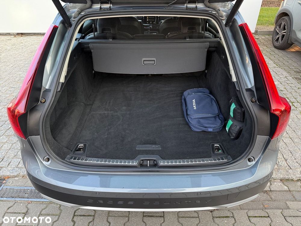 Volvo V90 Cross Country - 29