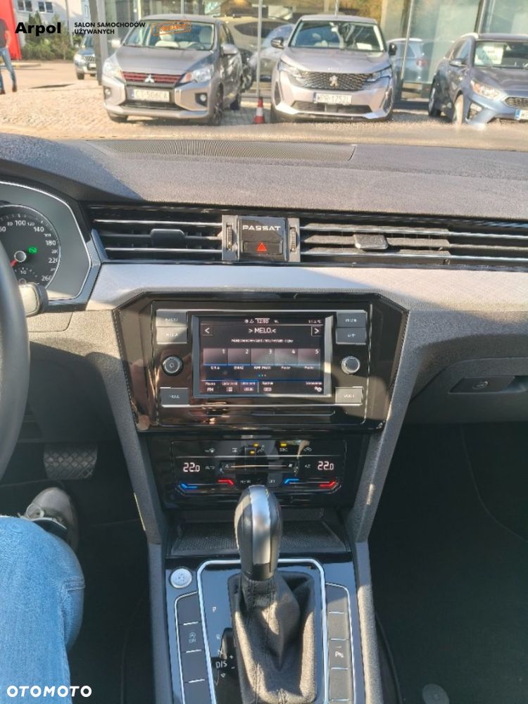 Volkswagen Passat - 21