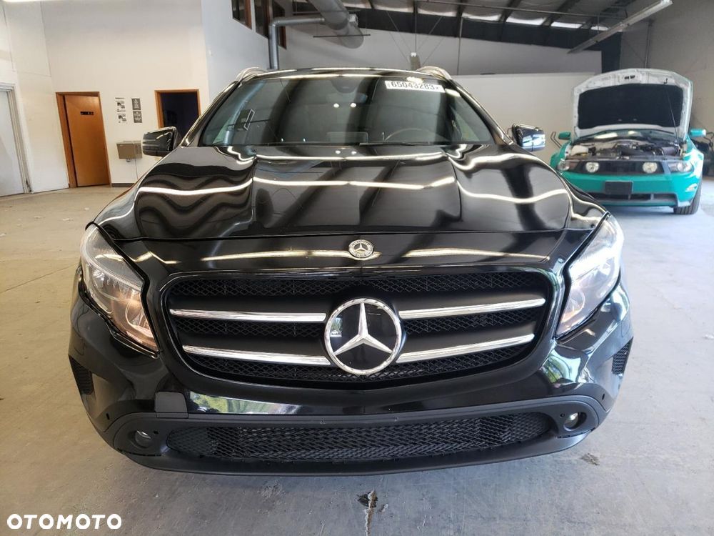 Mercedes-Benz GLA 250 4-Matic - 2