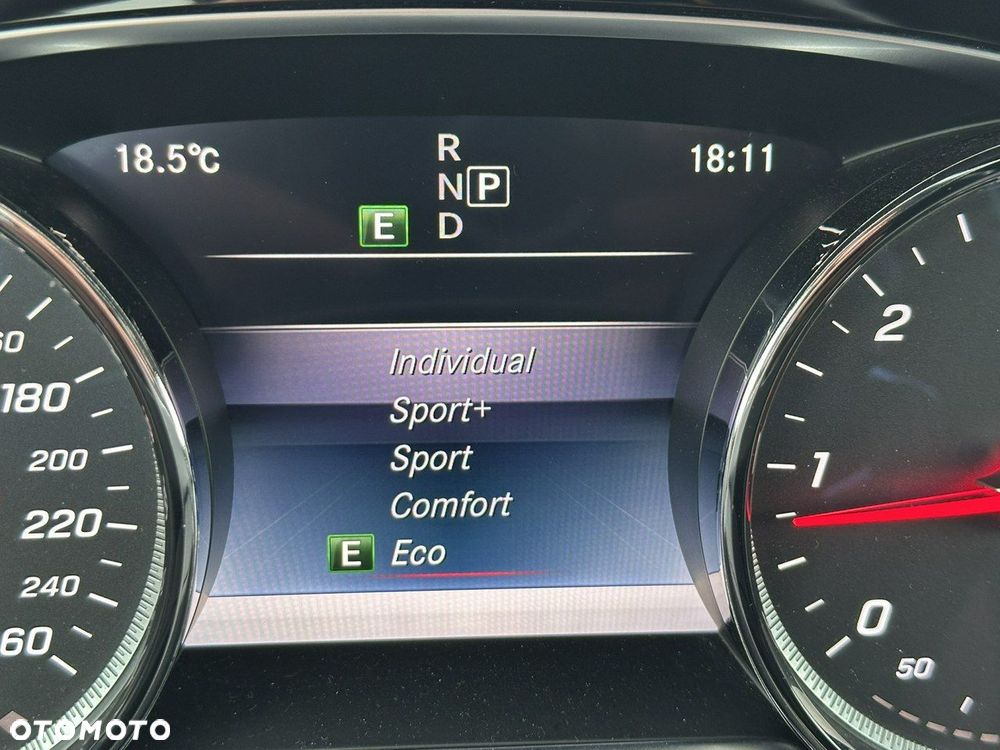 Mercedes-Benz Klasa E 220 d Coupe 9G-TRONIC AMG Line - 24