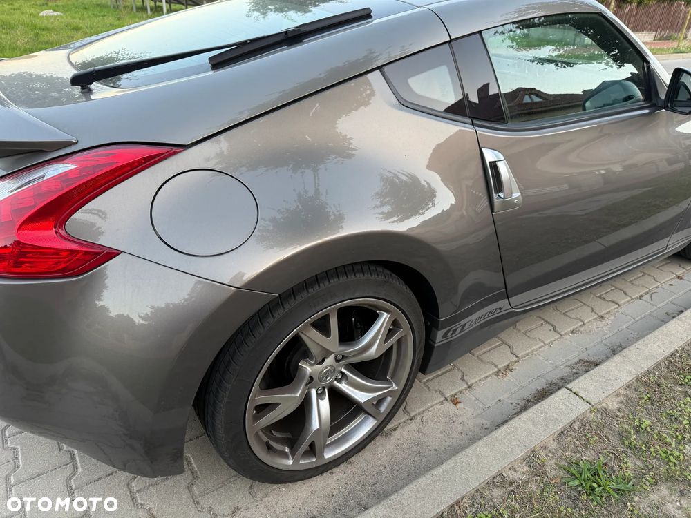 Nissan 370 Z - 21